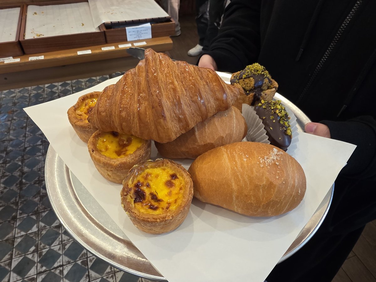 모돈이 tweet media