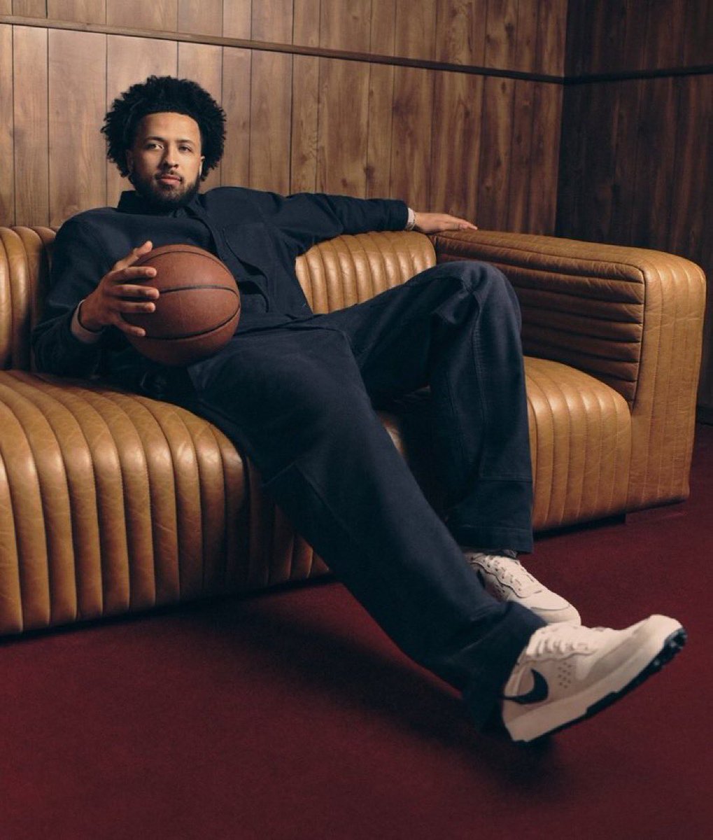 🚨CADE OUT 🚨

Il souffre d’un pneumothorax de gravité moyenne suite à un coup reçu contre les Wizards.
Pas de durée minimale d’indisponibilité mais estimation au mieux 3 semaines . Pas de certitude pour une partie aux playoffs.