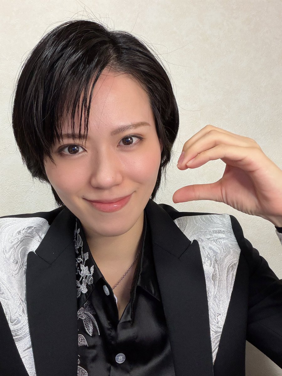 hiryu_tsukasa's tweet photo. #ワーコー祭 から明日で1週間🗓️
そんな明日20日(金)21時からHIRYU CLUBで生配信します😎
https://t.co/RUJck47T4C

事後通販も始まっておりますので是非ご確認ください🥰
https://t.co/OnCwomdgfx

先日おかげさまでカレンダー先行販売の特典、オンライントークも無事終わりました❣️幸せでした💓 https://t.co/NGn6jdPHi4