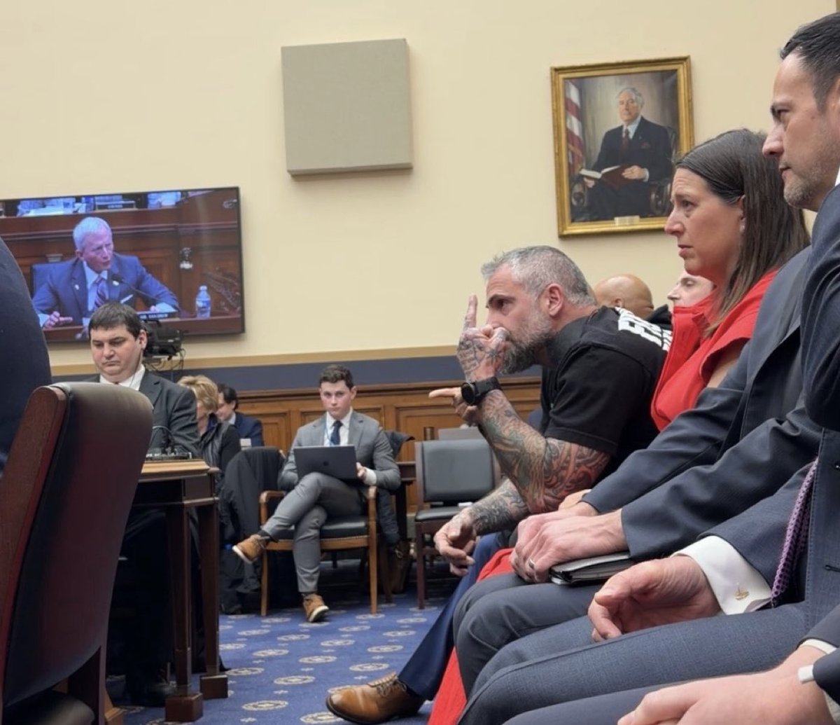 elephants are cool 🇺🇸🐊🐢🐞🦅🐘🍺🙃🇺🇸 tweet media