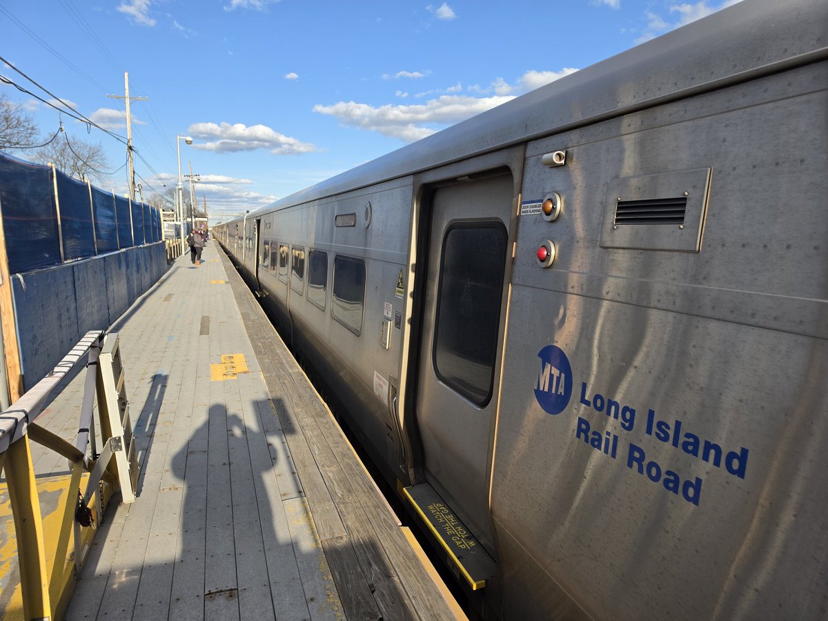 John R. Ross tweet media