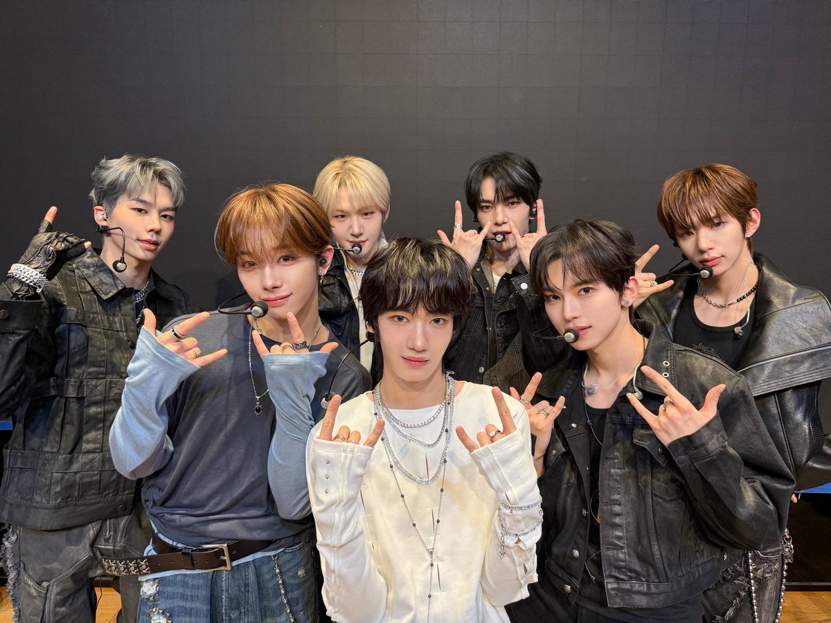 TUNEXX_official's tweet photo. #off_TUNE
260319 #엠카운트다운
#TUNEXX #튜넥스
#SET_BY_US_ONLY
#내가_살아있다는_증거
#MCOUNTDOWN https://t.co/PcSkfhcnbU