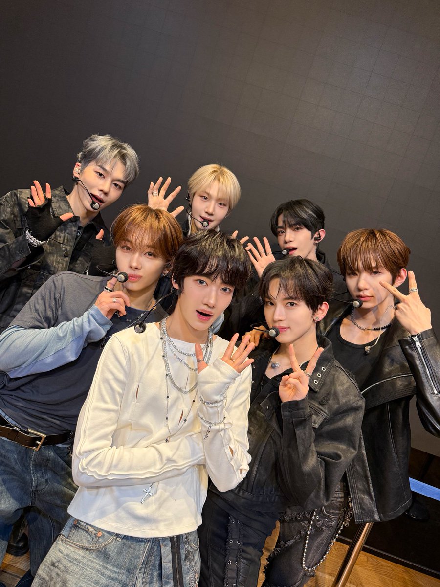 TUNEXX_official's tweet photo. #off_TUNE
260319 #엠카운트다운
#TUNEXX #튜넥스
#SET_BY_US_ONLY
#내가_살아있다는_증거
#MCOUNTDOWN https://t.co/PcSkfhcnbU