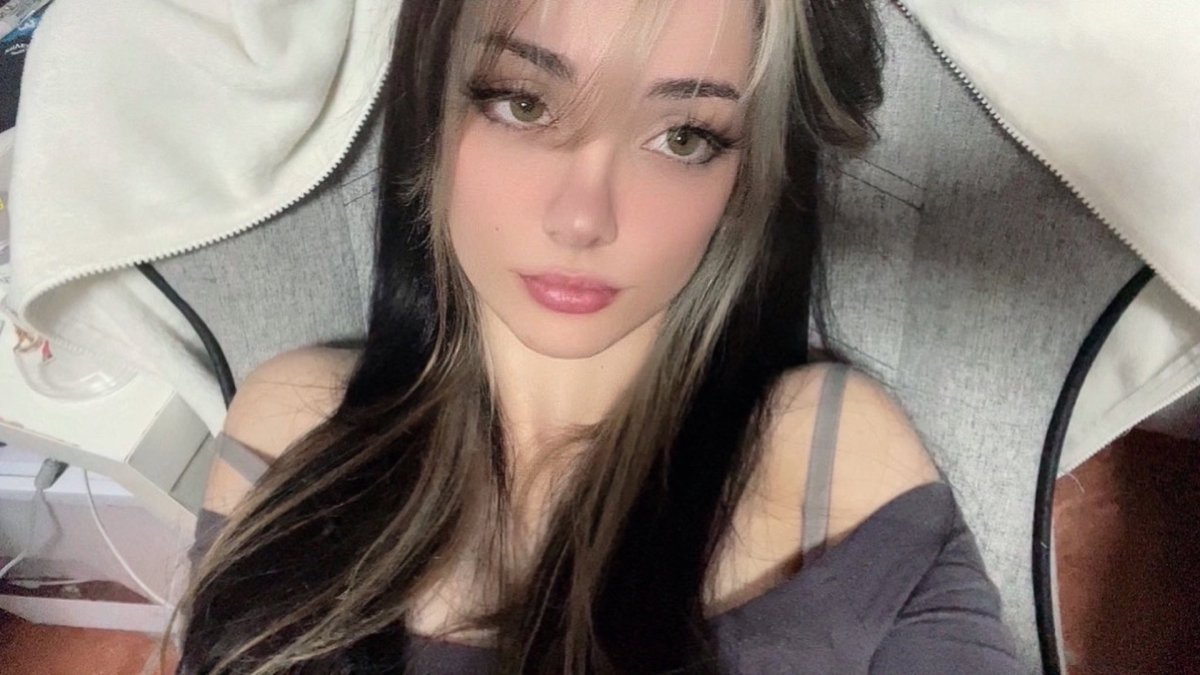 𝖊𝖛𝖞 tweet media