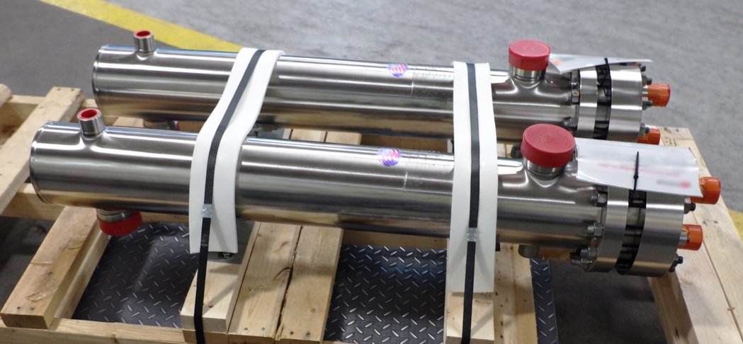 Enerquip_LLC's tweet photo. 💡This project includes four 6″ × 42″ #ShellAndTube water coolers, built for Canadian clean energy production. Each unit has a sanitary design and is rated to 1,020 psig at 375 °F on the tube side. 👉 Learn more:  https://t.co/mVll8qhapZ #Enerquip https://t.co/cMFjSlV3oe