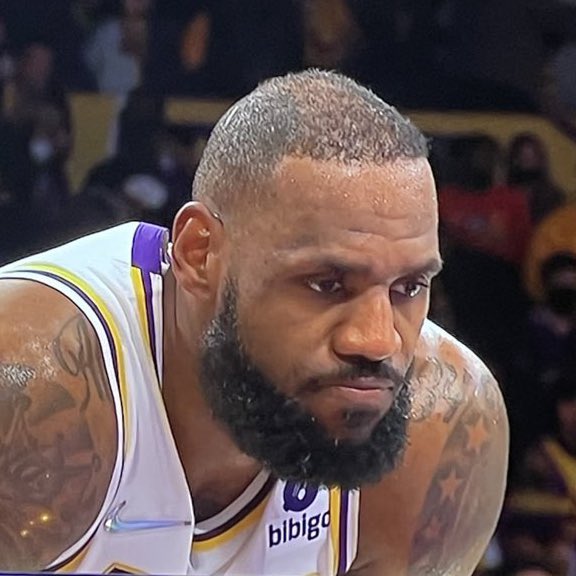 LakeShowYo tweet media