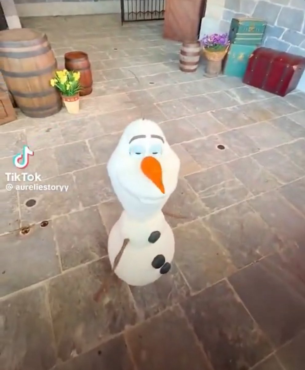 the NEW whale tweet media