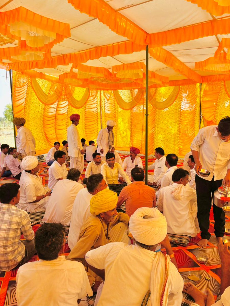 NarpatRajBarmer's tweet photo. सारणों का तला (होडू ) (प.स.-सिणधरी ) मे श्री चिमाराम सारण अध्यापक सुपुत्र श्री लालाराम जी के घर आयोजित स्नेह मिलन समारोह व रेवाण कार्यक्रम मे गतदिनों शामिल हुआ!
#Sindhary #Hodu #SarnoKaTala https://t.co/Mp94F1JTlx