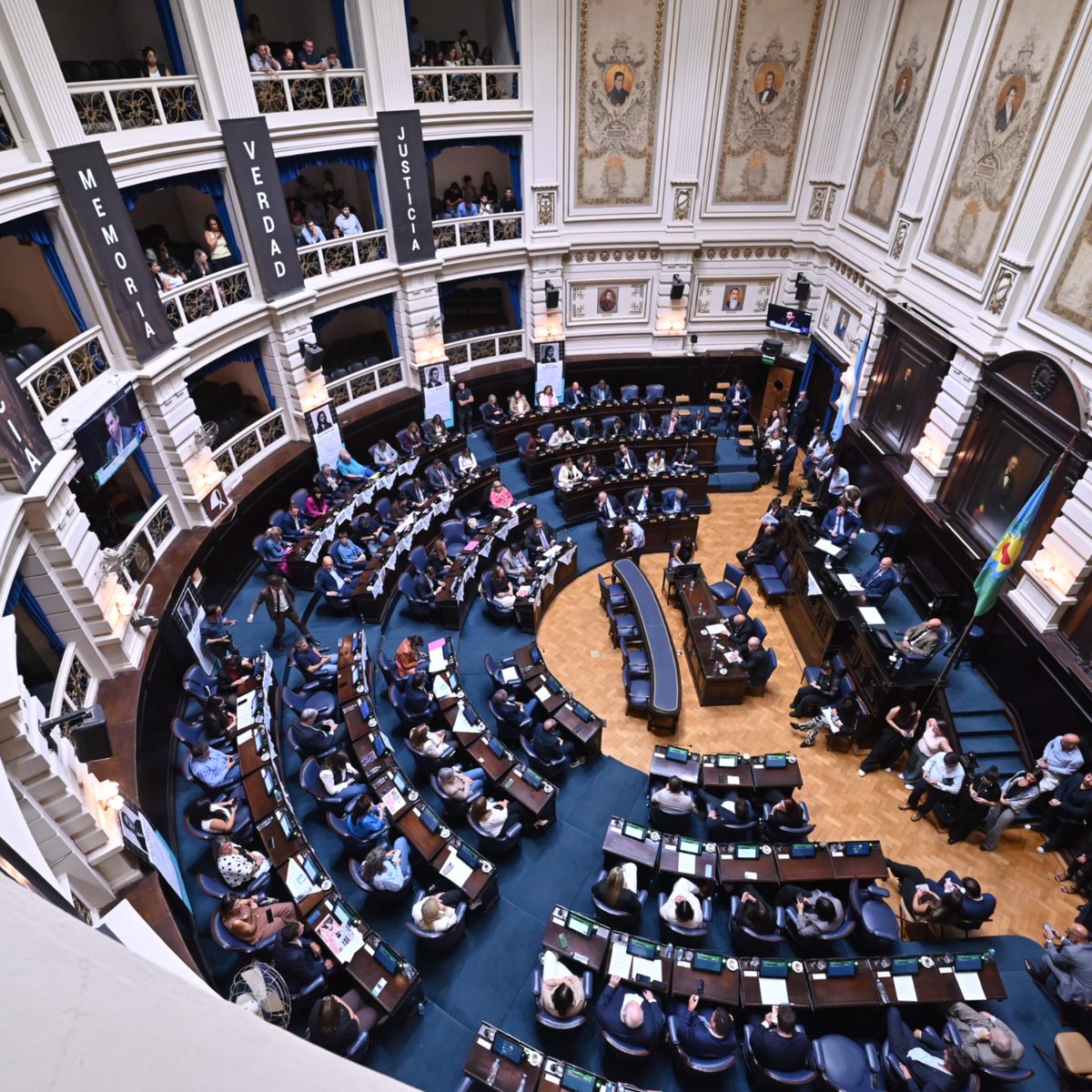 David_Alcala's tweet photo. 🏛 | Ayer participe de la Sesión Especial por la Memoria, la Verdad y la Justicia en @HCDiputadosBA llevada adelante en conmemoración de los 50 años del último golpe Cívico Militar en la Argentina.

En la misma jornada, y por primera vez en la historia de la Provincia de Buenos Aires, se realizó la entrega de la distincion Azucena Villaflor, destinada a reconocer la trayectoria de ciudadanos y entidades en defensa y la promoción de los derechos humanos.

En momentos donde aparecen gobiernos y voces que intentan minimizar y validar la violencia del genocidio de Estado en nuestro País, es imperioso seguir sosteniendo con más fuerza y convicción el NUNCA MÁS!
