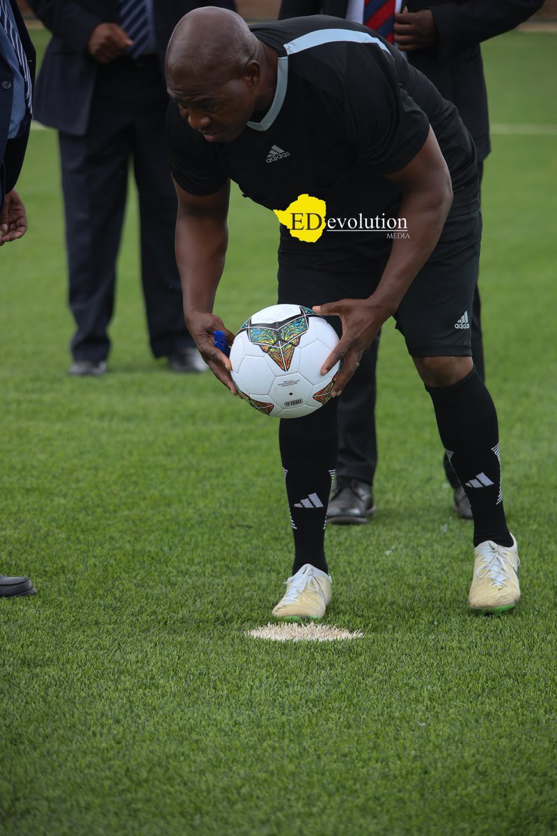 EDevolutionZW tweet media