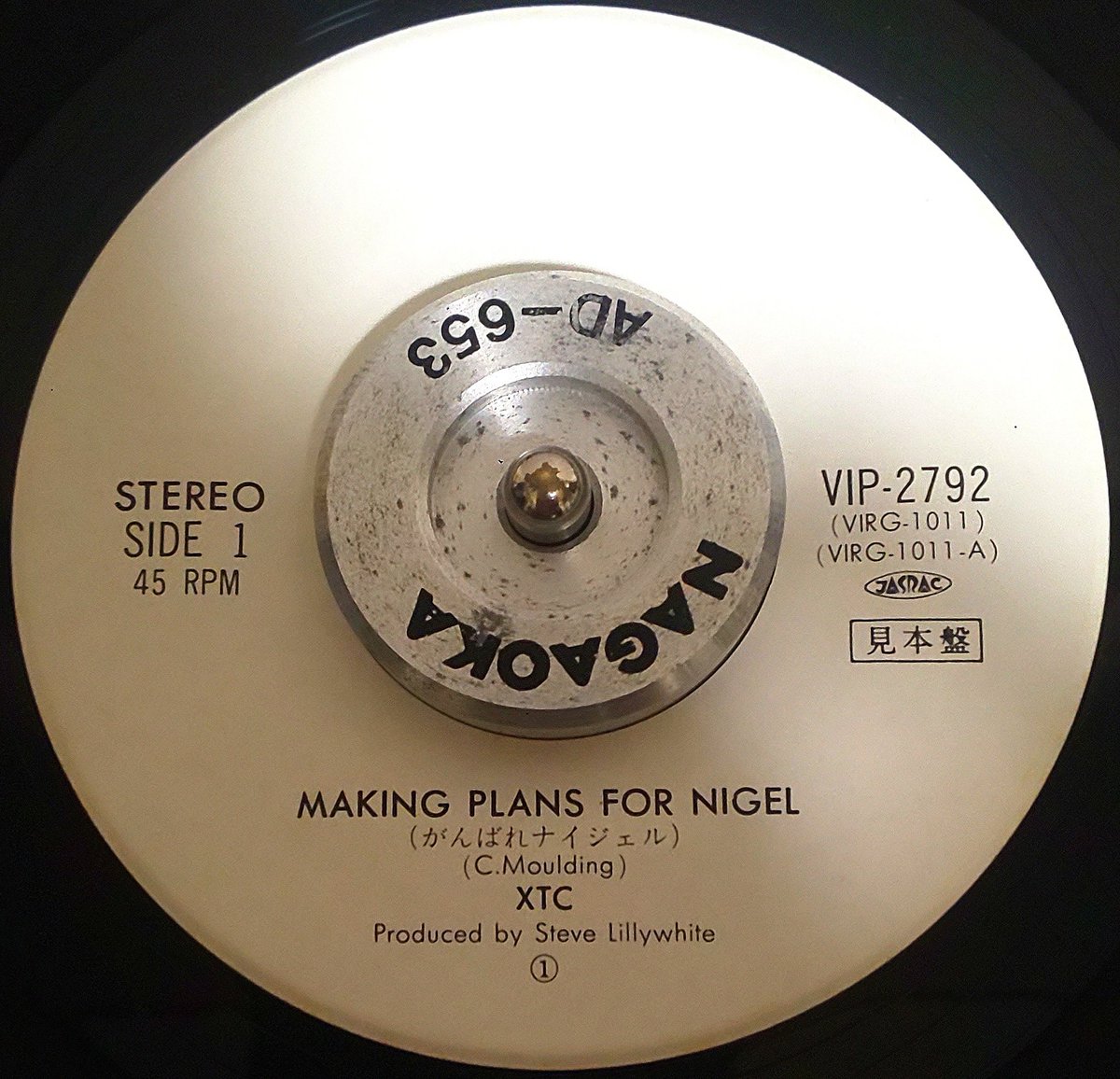 たまぞう tweet media