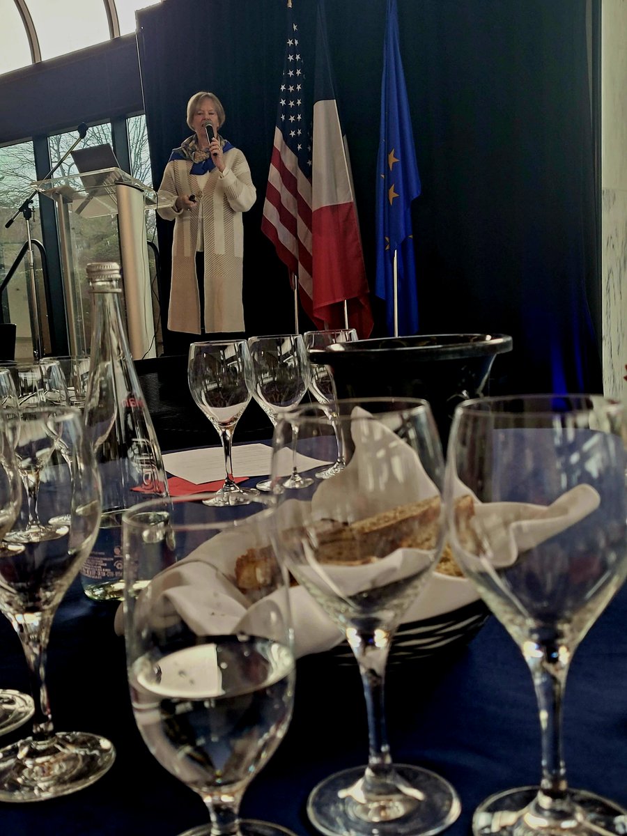 WineCompass tweet media