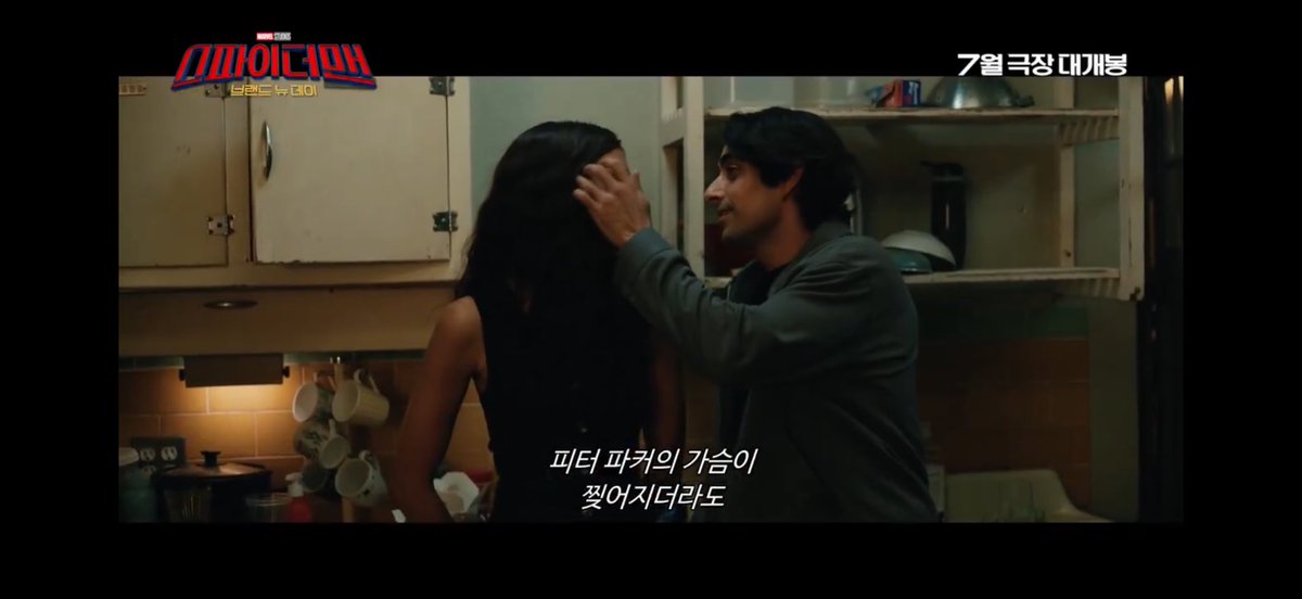 할리데이 tweet media