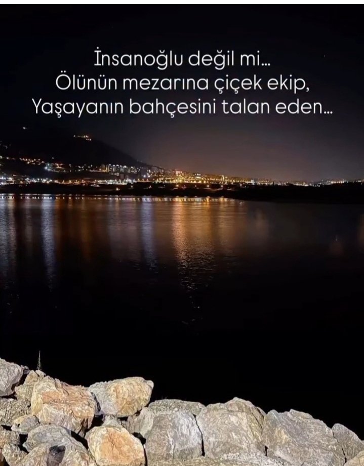 Ne ölümün hüznü var
Ne de hayatın neşesi,
"Nasılsın" samimiyetsizliği ile
"İyiyim" sahtekarlığı arasında bir yerdeyiz.!!

Cahit Sutkı Tarancı