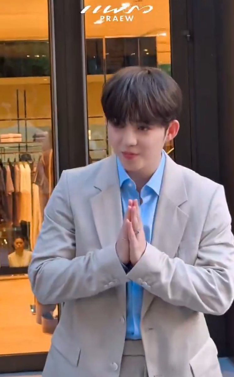 lip 🪸 tweet media