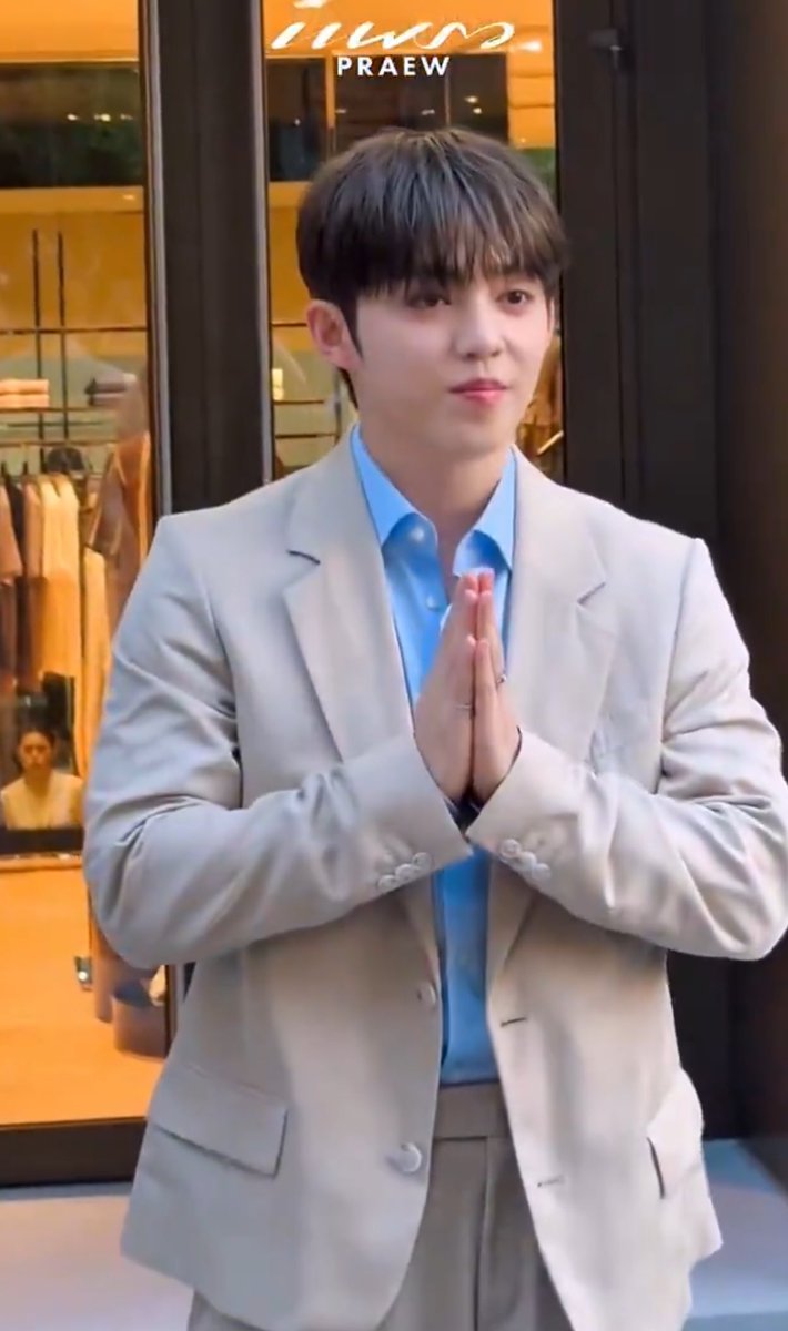 lip 🪸 tweet media