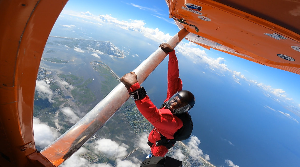 trevohnj28's tweet photo. Recording my jumps skydiving! https://t.co/vq2H75SnOm