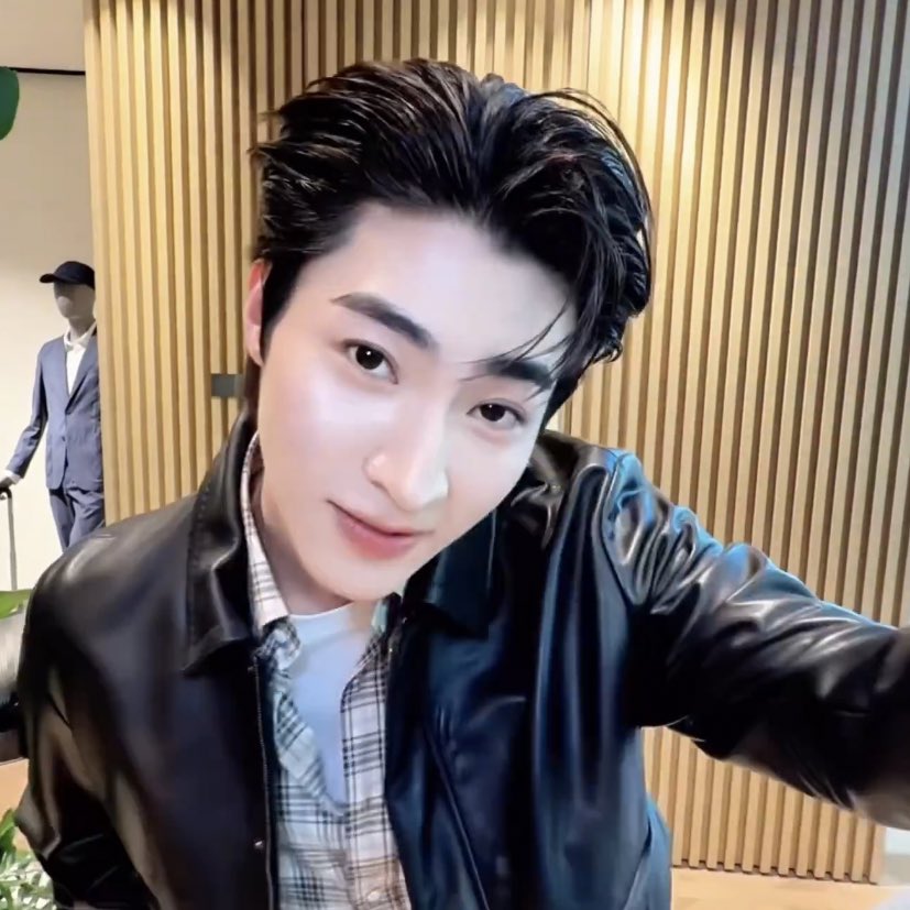 𝒇alyn tweet media