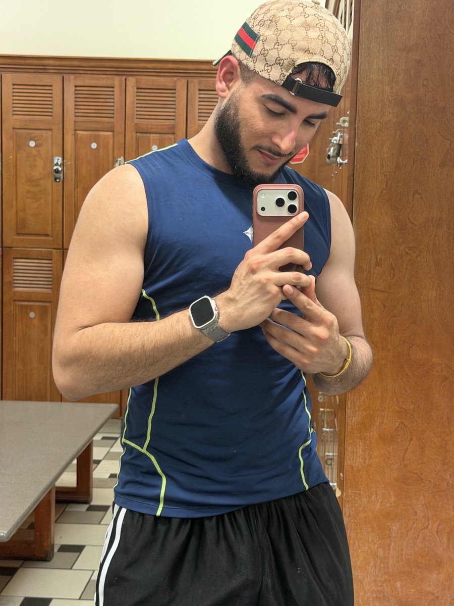 Hans Vomparkert tweet media