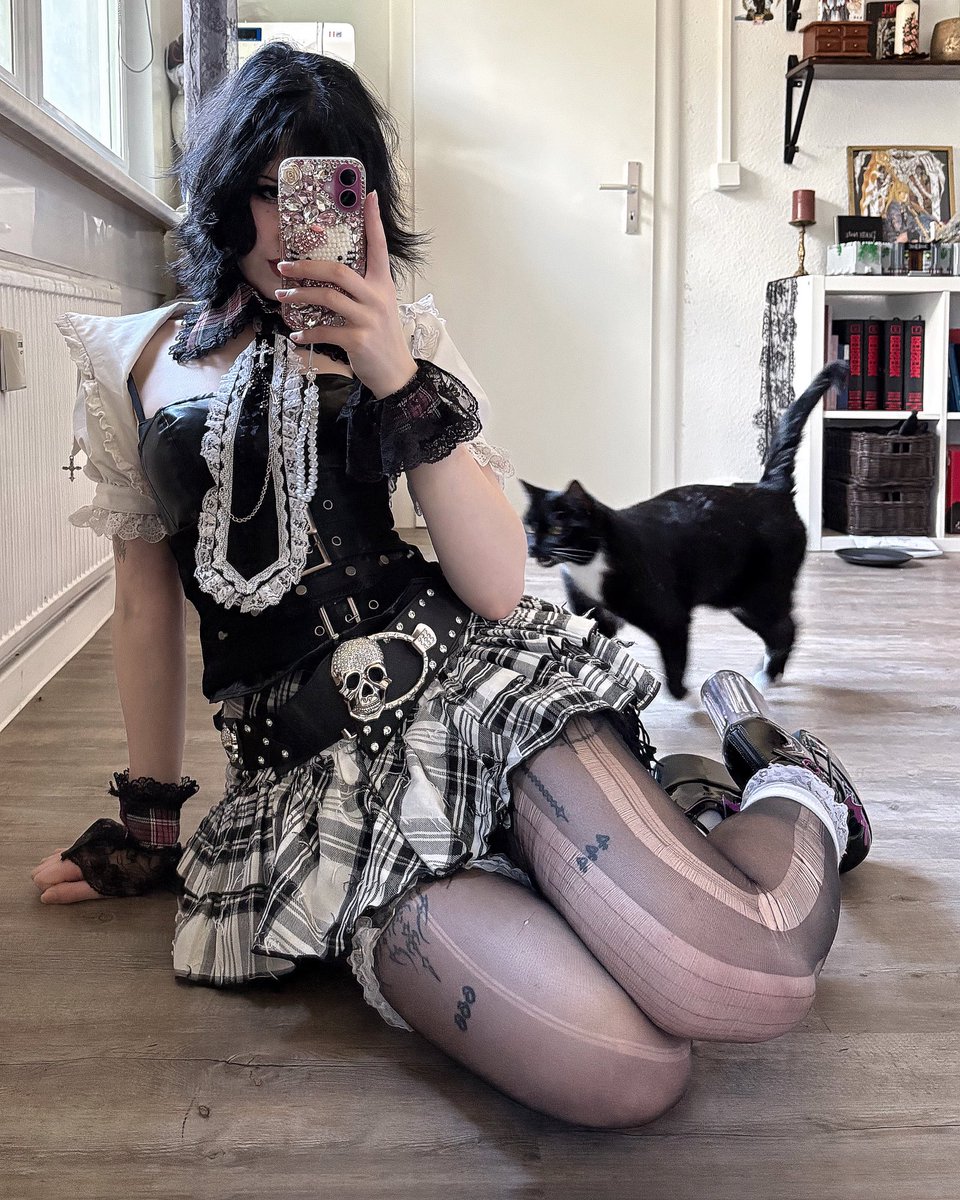 ɱαɾყ 𑣲 tweet media