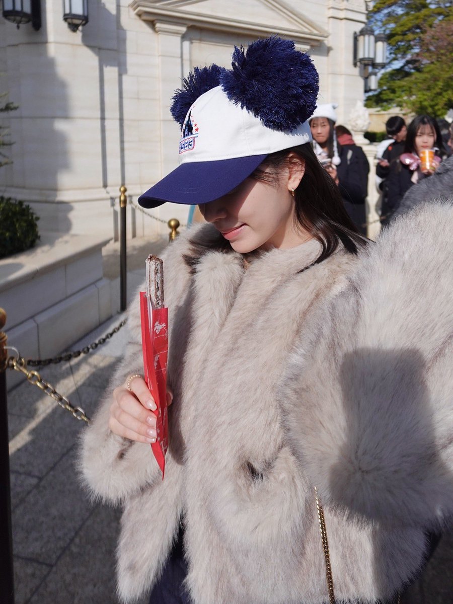 運上弘菜 tweet media