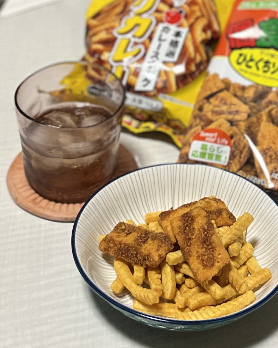 AkiraKikuchi's tweet photo. カツカレーをつまみに晩酌🍛🥃 https://t.co/wlDYkv96X7