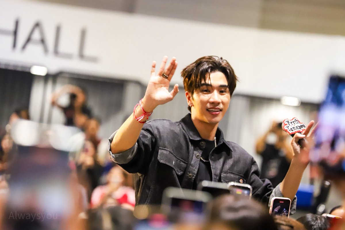 เติมใจทุกครั้งเลยที่มาเจอกัน 🥹📸🖤

<a href="/perthppe/">PERTHPPE</a> 

THE 25TH PERTH CHAPTER

#PerthRockOnEra
#PerthTanapon #KDPPE