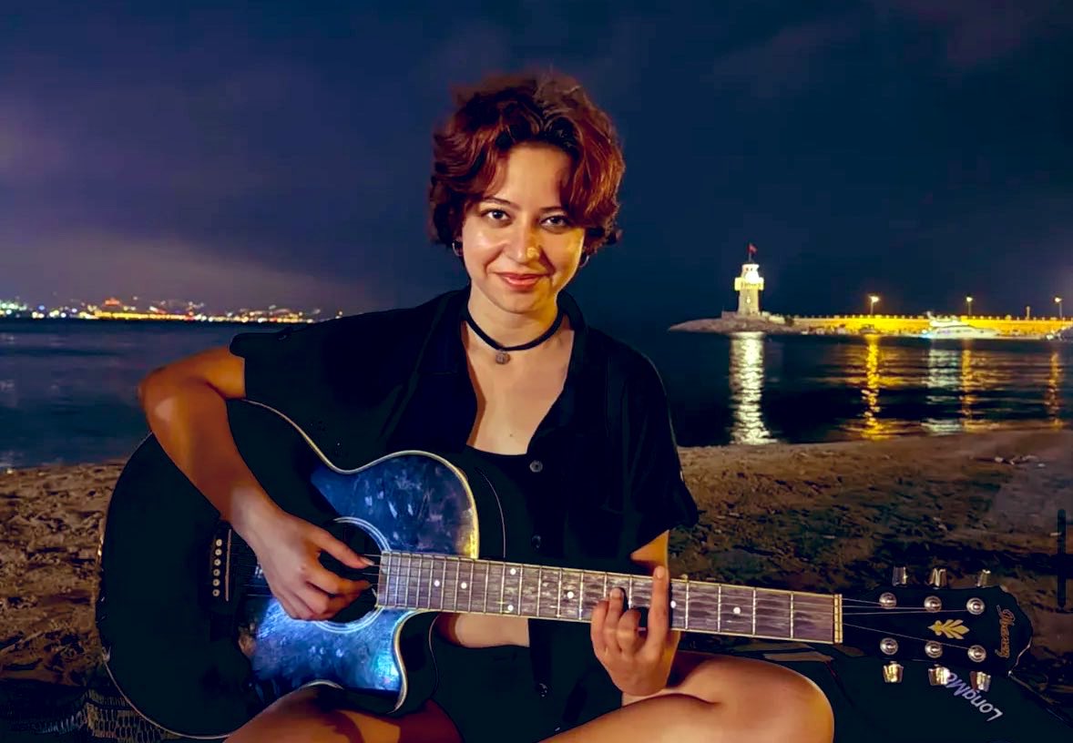 Gülben Ergen tweet media