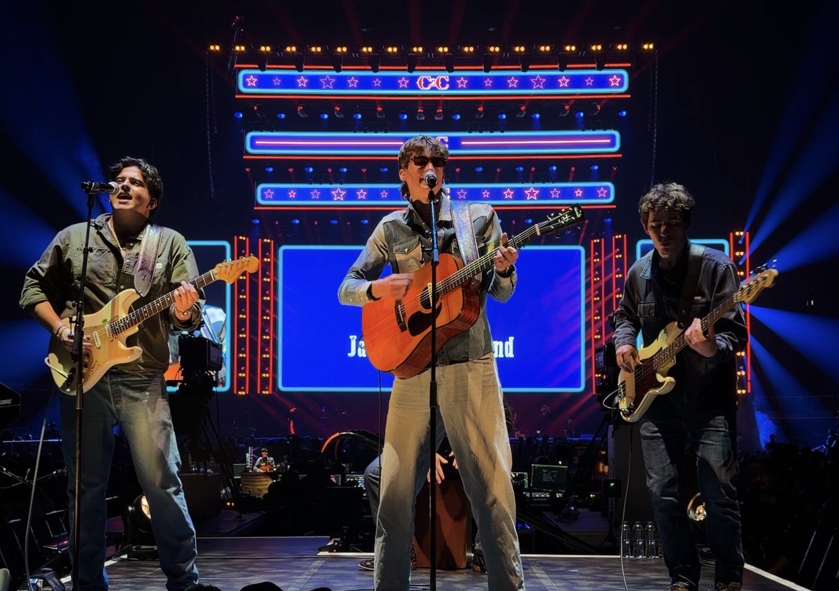 Country Lowdown tweet media