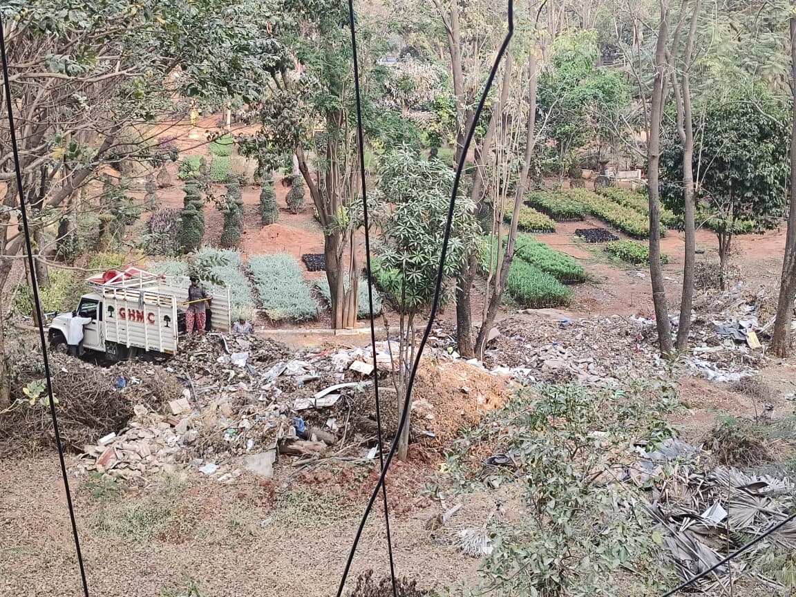 NallagandlaHuda's tweet photo. In Nallagandla HUDA, Magadha park/nursery behind D-mart GHMC is dumping garbage/green waste making the surroundings unhealthy to live, request authorities to clear all the garbage from the park and not to dump going ahead, thank you @MC_Cyberabad @ZC_SLP @Deeswm49 https://t.co/S3I55OjrRT