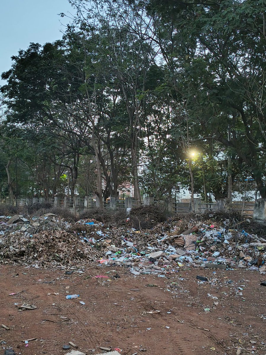 NallagandlaHuda's tweet photo. In Nallagandla HUDA, Magadha park/nursery behind D-mart GHMC is dumping garbage/green waste making the surroundings unhealthy to live, request authorities to clear all the garbage from the park and not to dump going ahead, thank you @MC_Cyberabad @ZC_SLP @Deeswm49 https://t.co/S3I55OjrRT