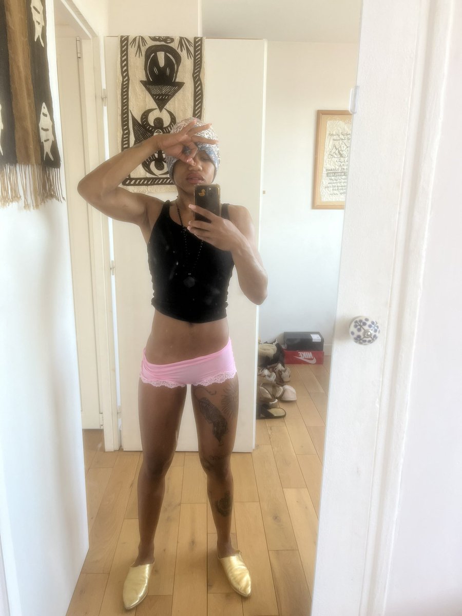 ✌🏽 HoodHippie ✌🏽 tweet media