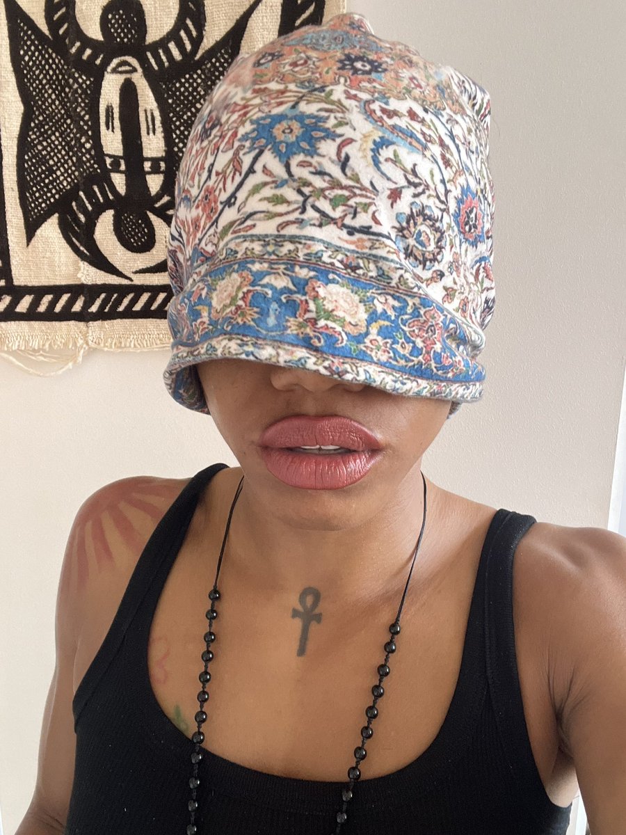 ✌🏽 HoodHippie ✌🏽 tweet media