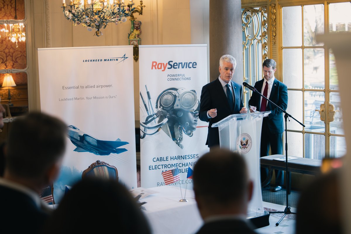 USEmbassyPrague's tweet photo. „@TheF35 představuje investici jak do obrany, tak do ekonomiky. Gratuluji @RayService_cz k novému partnerství se společností @LockheedMartin, které přinese pracovní místa v 🇨🇿 i 🇺🇸 a zároveň posílí #NATO a zvýší bezpečnost České republiky.“ #AmbMerrick https://t.co/rF5QQq9PMh