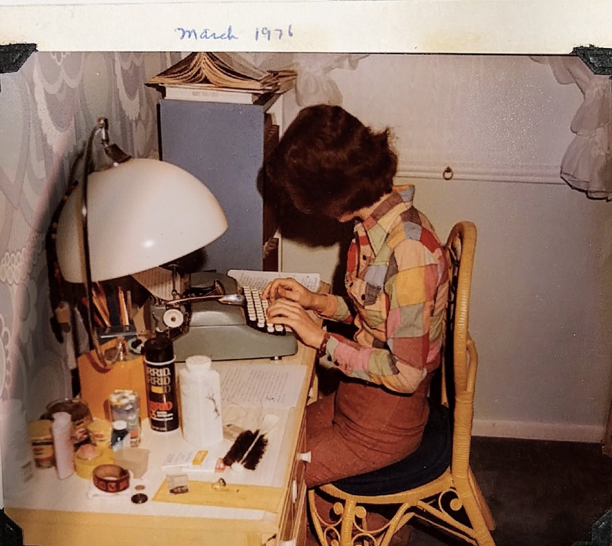 SueinPhilly שנה tweet media