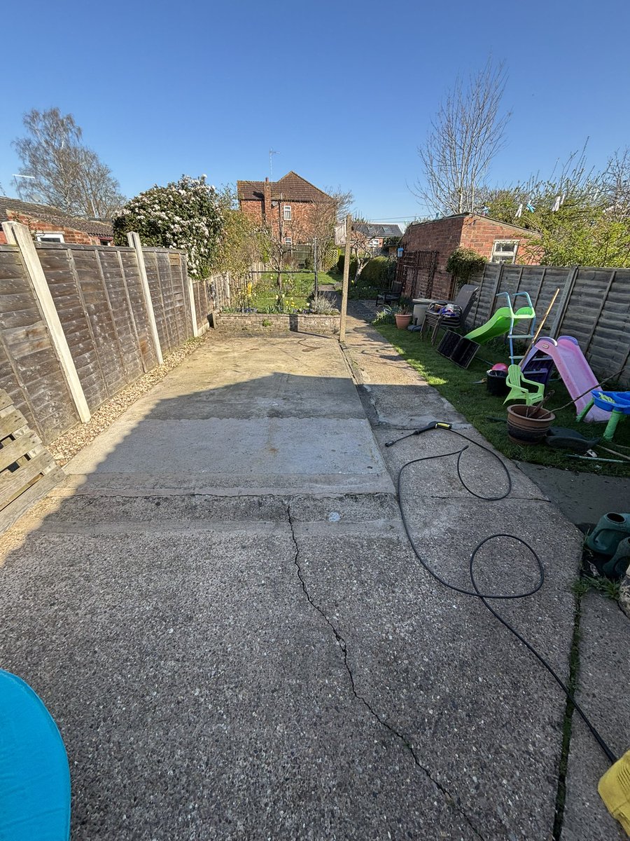 Ashley Woodhouse tweet media