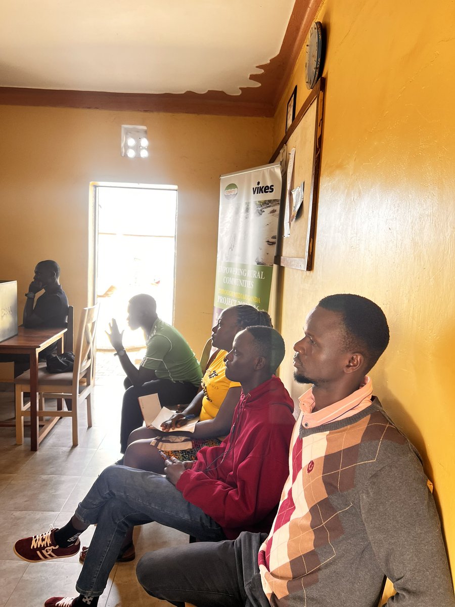 Radio Comnetu News tweet media