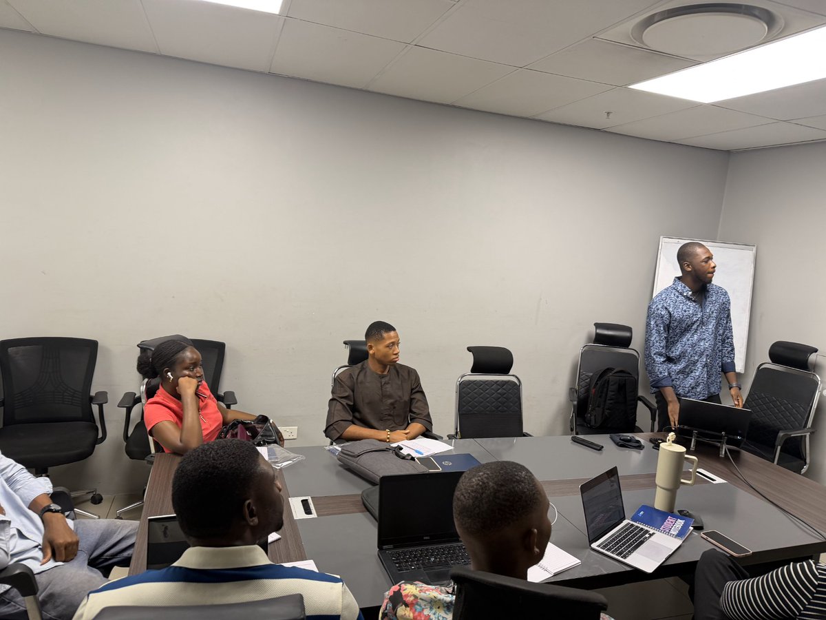 Initium Design Academy tweet media