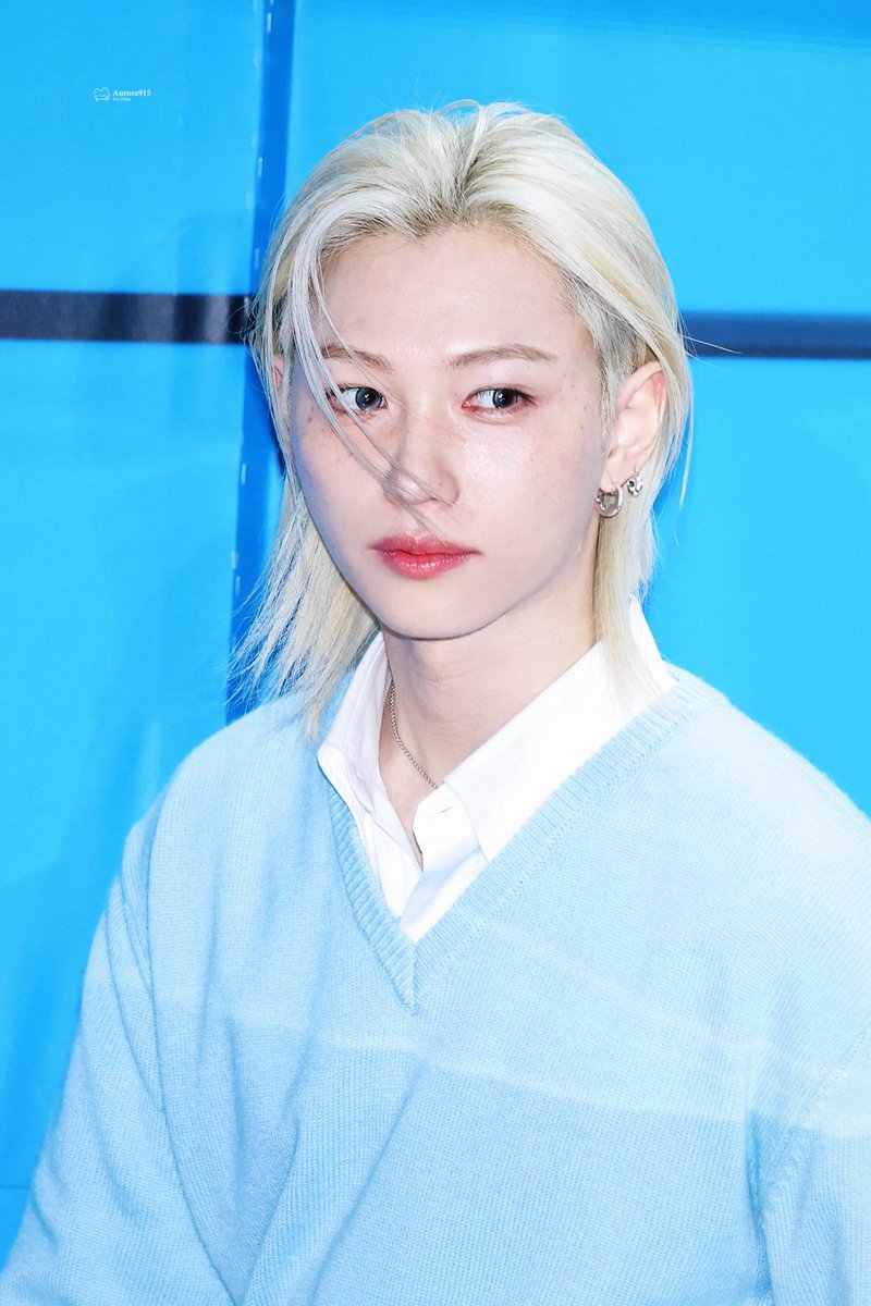 Aurora915 tweet media