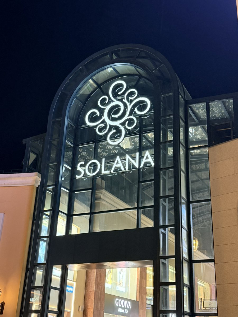 晚上在北京 SOLANA 跟被套的 SOL 家人一起吃饭，大家今年的一致目标是：回本！