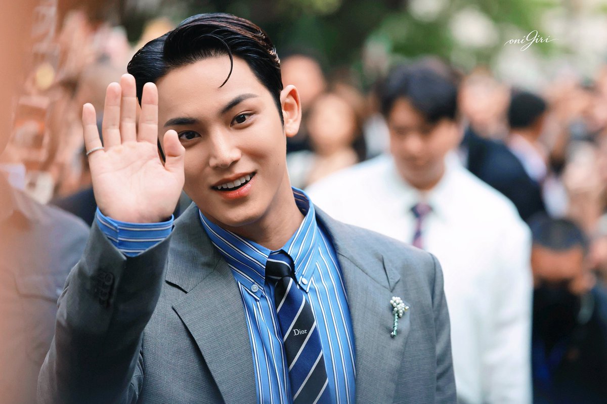 ชิววี่ 🛋️ tweet media