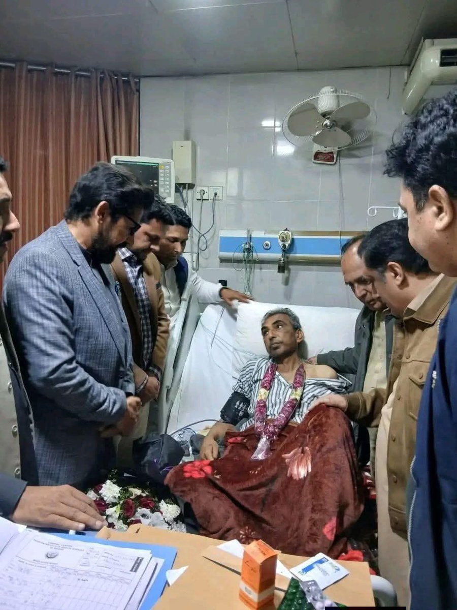 MafiaSAD2's tweet photo. عمران خان پر جھوٹا گھڑی کیس بنانے والا  صحافی رانا ابرار خالد طویل عرصہ بیماری کی اذیت جھیلنے کے بعد اگلی منزل کو روانہ ۔۔ اللہ تعالیٰ انصاف کا معاملہ فرمائیں ۔۔

یہ عبرت ہے ان لوگوں کے لیے جو کسی کو 
کسے کے کہنے پر الزامات لگائے اور جھوٹ پر 
ڈٹ جائے 
جیسا کہ آج اقرار 
SAD🔥🔥🔥 https://t.co/AcIf6yzOUV