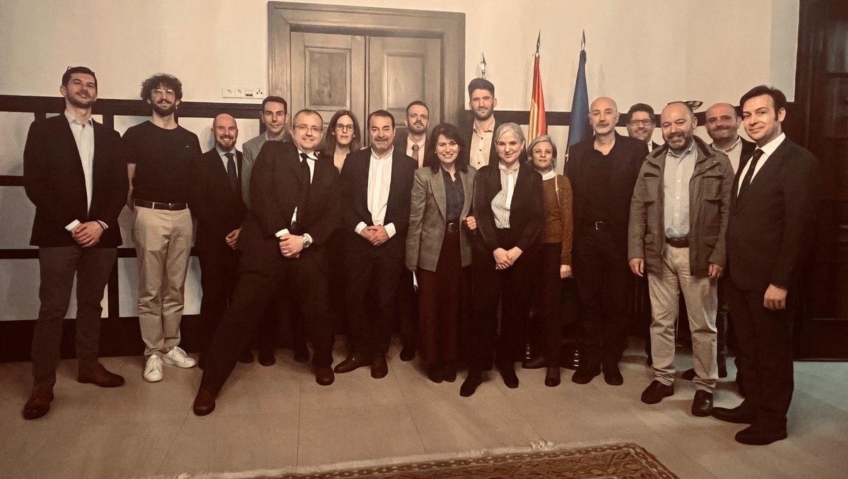 Embajada de España en República Checa tweet media