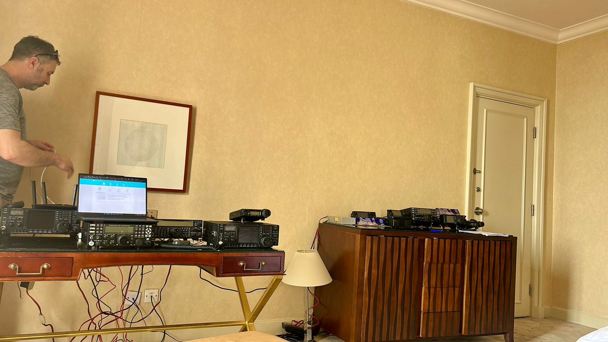 DX World.net tweet media