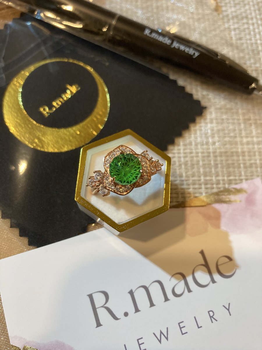 さいこ tweet media