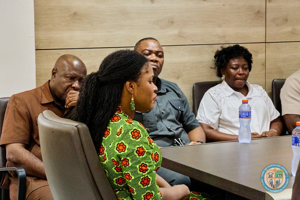 Ebi Bright tweet media