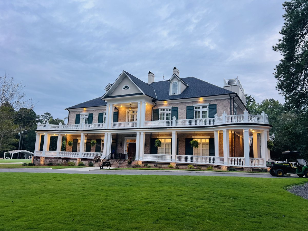 Out of Bounds 🏴‍☠️ tweet media