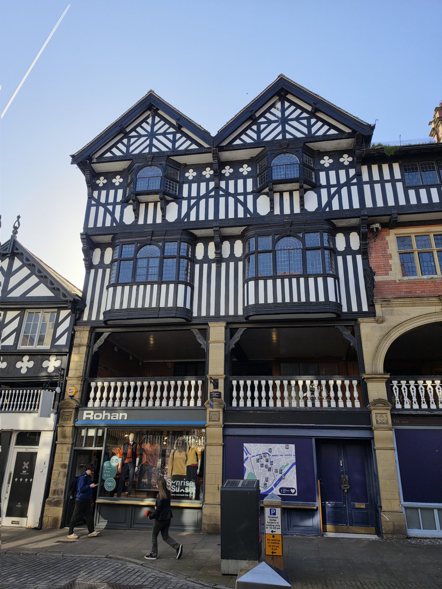 Holly - I like tech tweet media