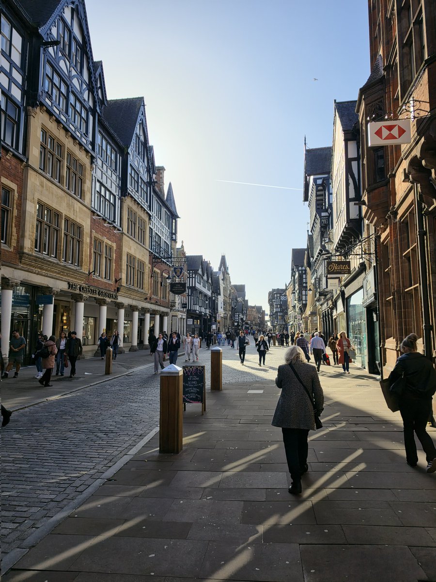 Holly - I like tech tweet media