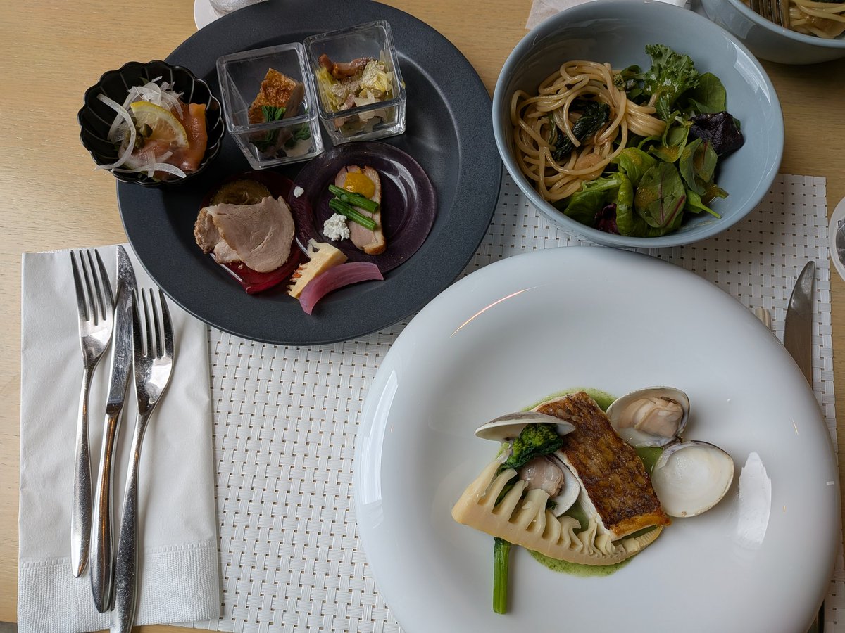 クロミツ tweet media